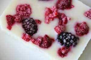 Is Yogurt Safe for Cats to Eat - Featured image