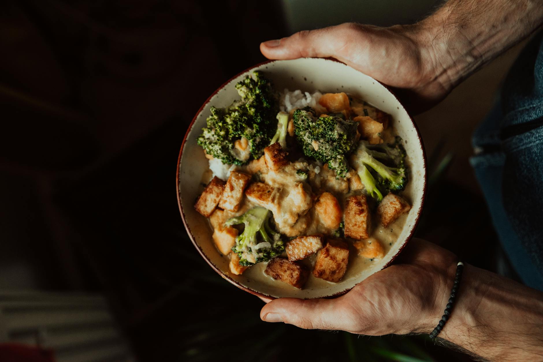 Raw vs. Cooked Broccoli for Cats