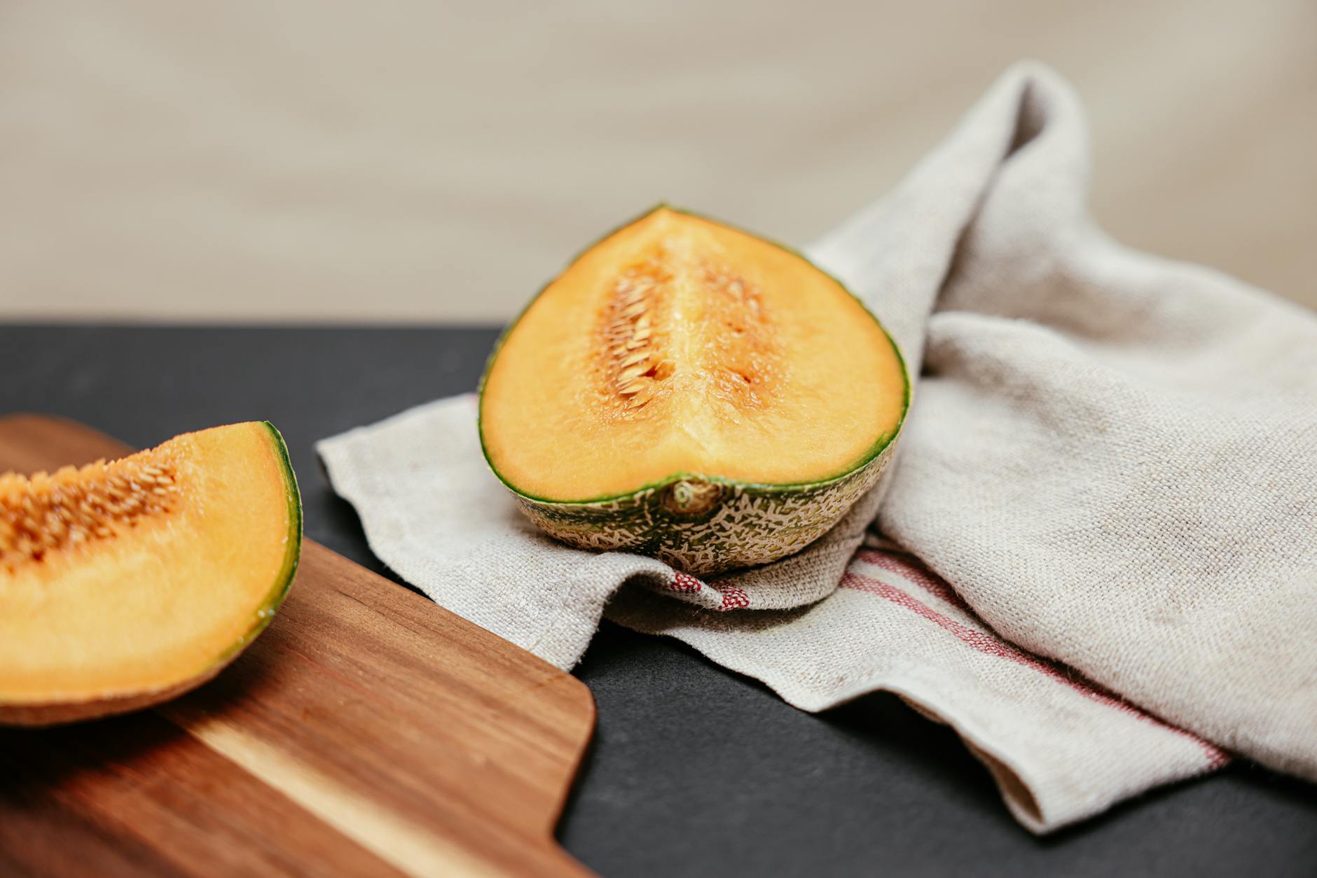 Which Parts of the Cantaloupe Should Cats Avoid?