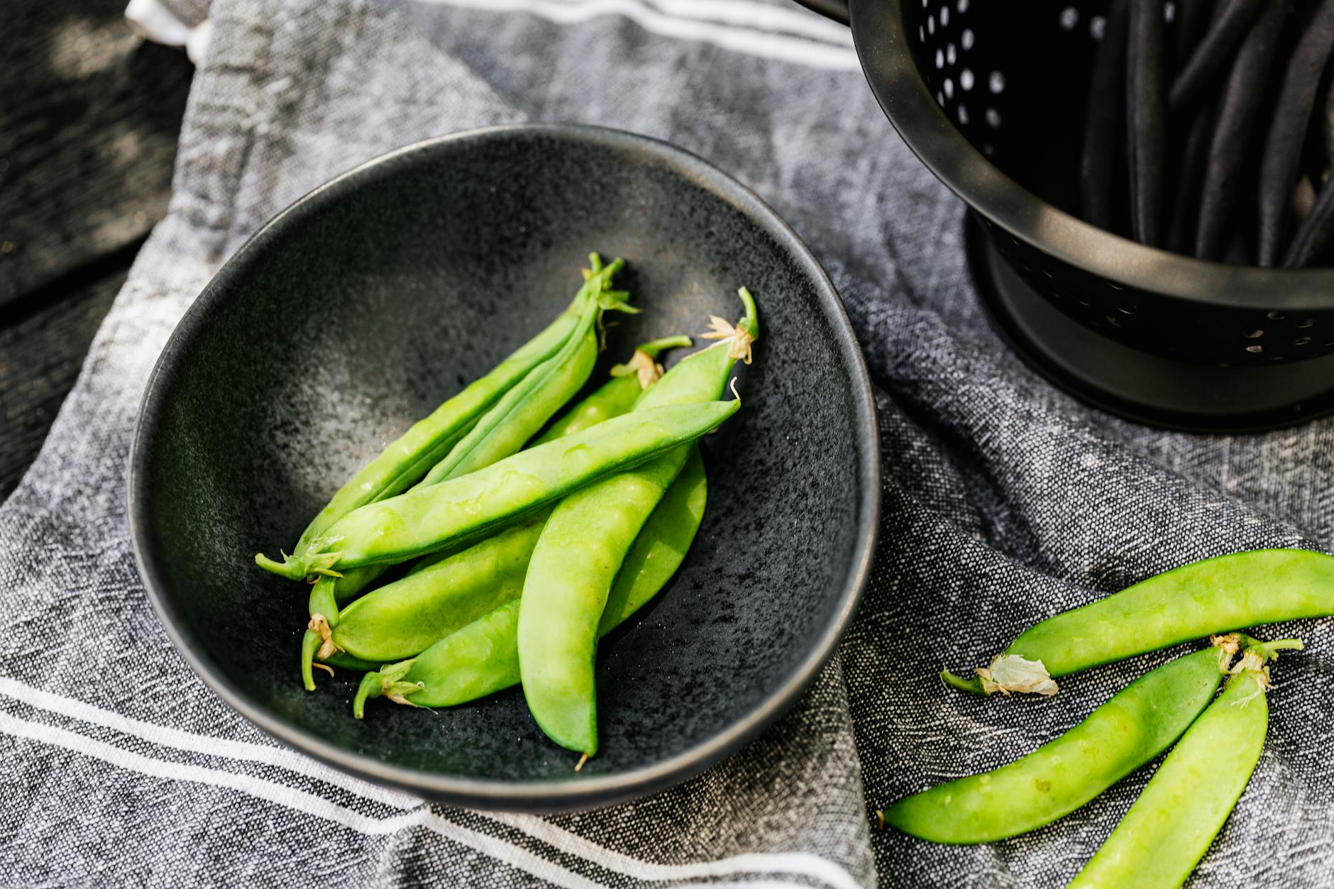 Which Types of Peas Should Cats Avoid?