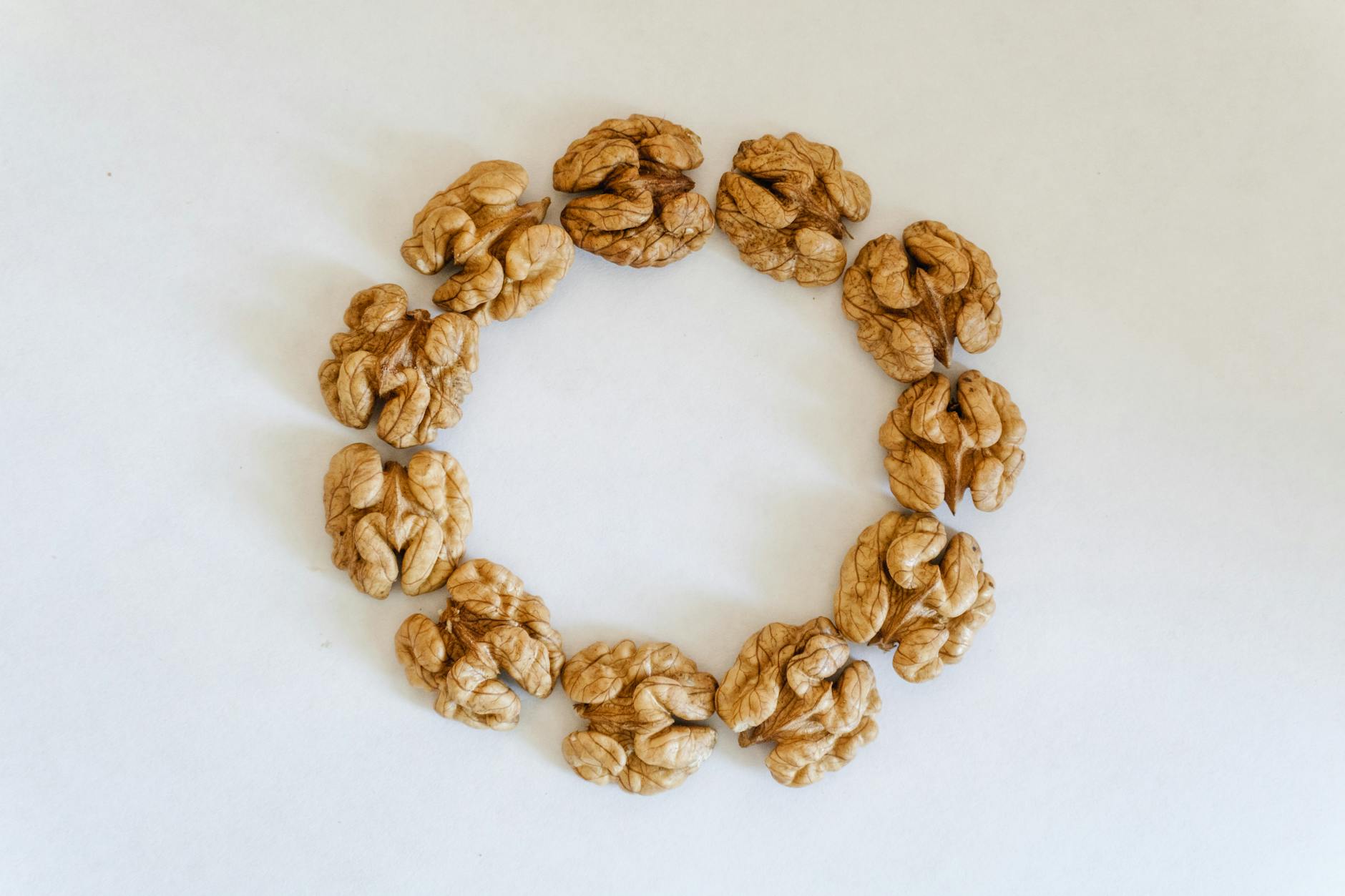 BLACK WALNUTS VERSUS ENGLISH WALNUTS