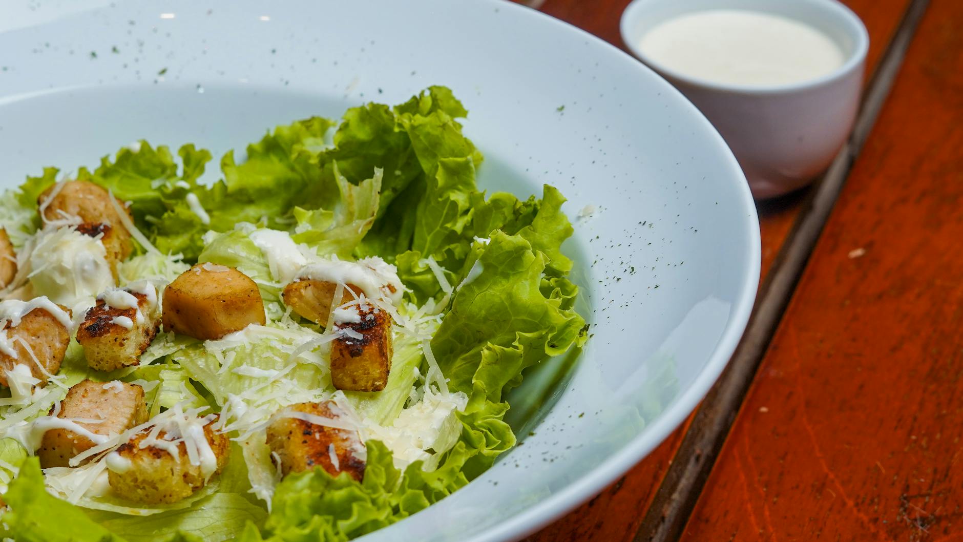 Common Salad Dressing Types and Their Specific Risks