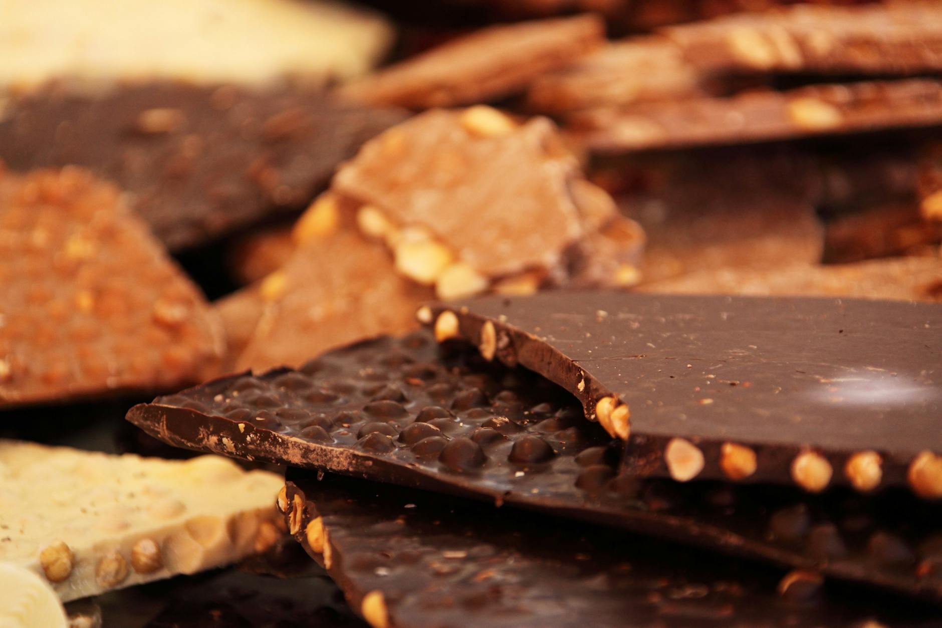 How Much Chocolate Is Toxic to Cats?