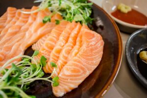 is it safe for cats to eat salmon skin - Featured image