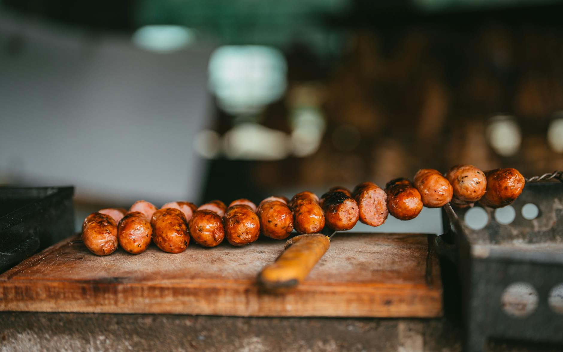 is it safe for cats to eat sausage - Featured image