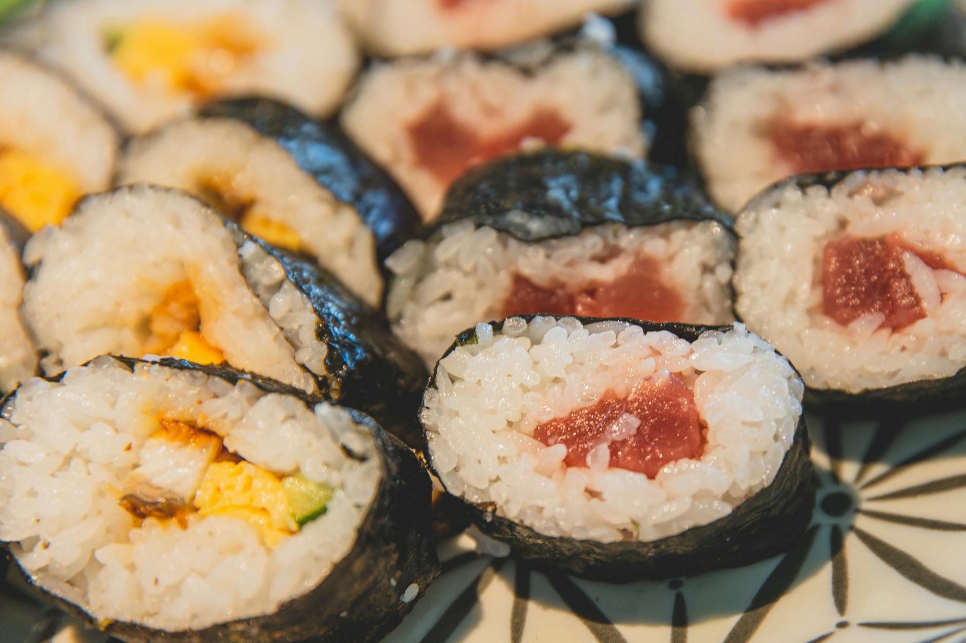 is it safe for cats to eat sushi rice - Featured image