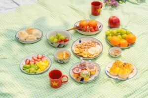 is it safe to share dishware with cat after washing with soap - Featured image