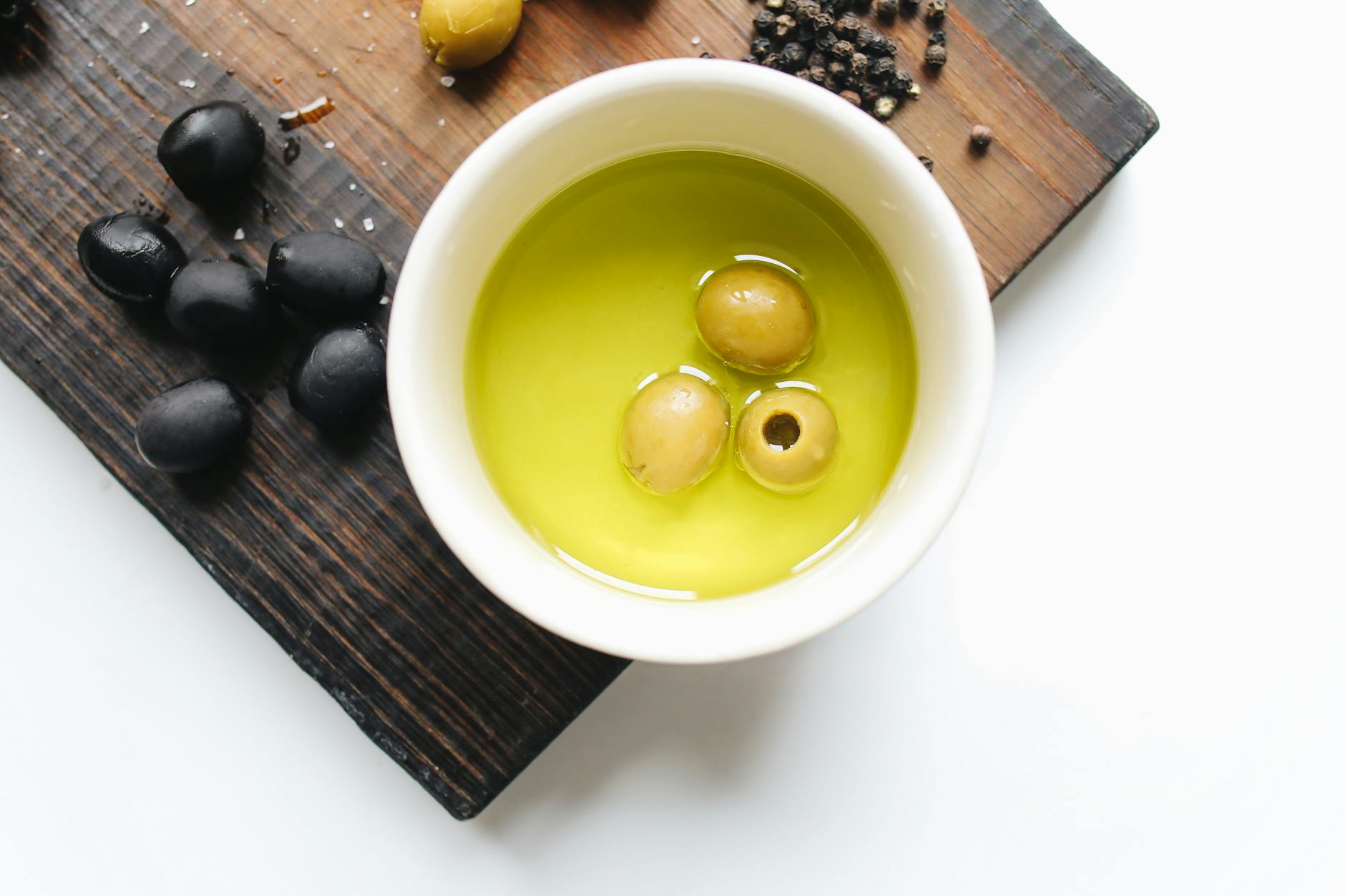 Is Olive Oil Actually Toxic to Cats?