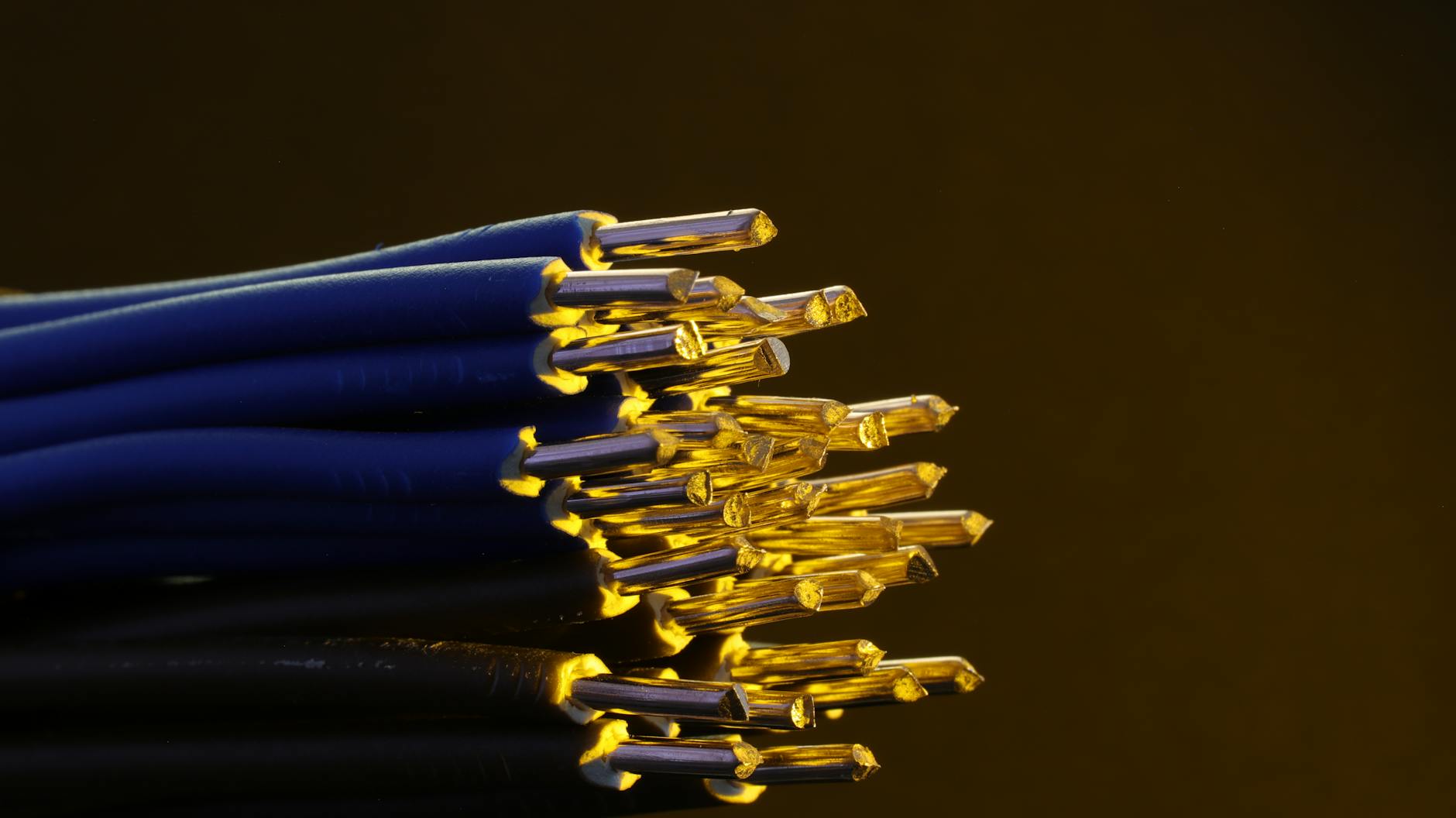 Understanding Motor Connection Faults and Blue-White Alternating Lights
