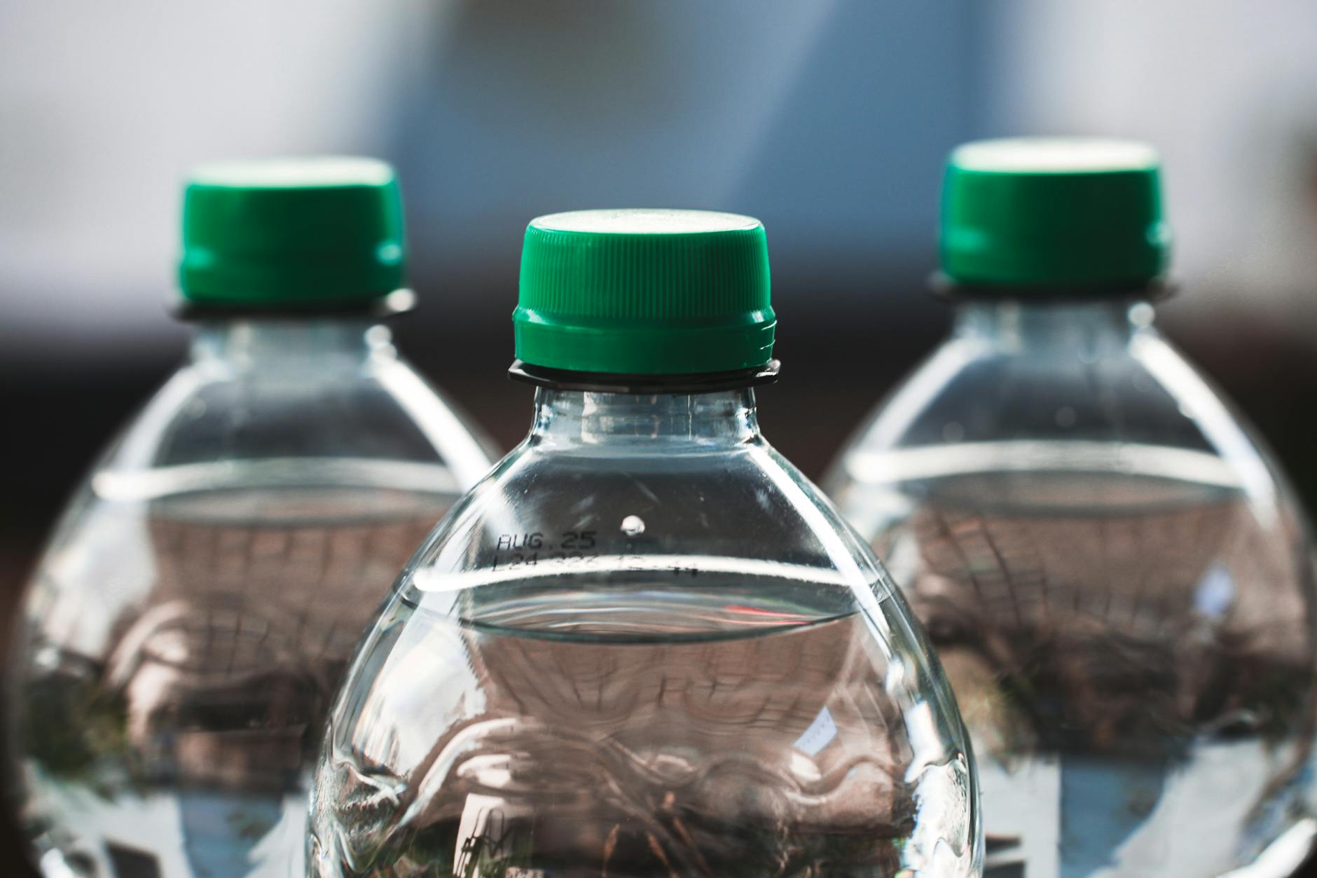 What Types of Bottled Water Are Safe for Cats?