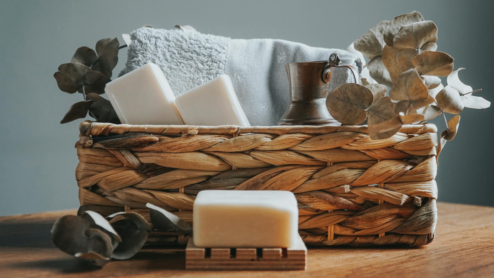 What Types of Soap Residue Are Most Dangerous to Cats?